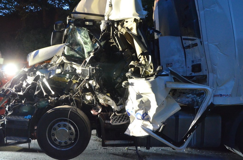 Wieder schwerer VU A 1 Rich Saarbruecken vorm AK Leverkusen P2783.JPG - Miklos Laubert